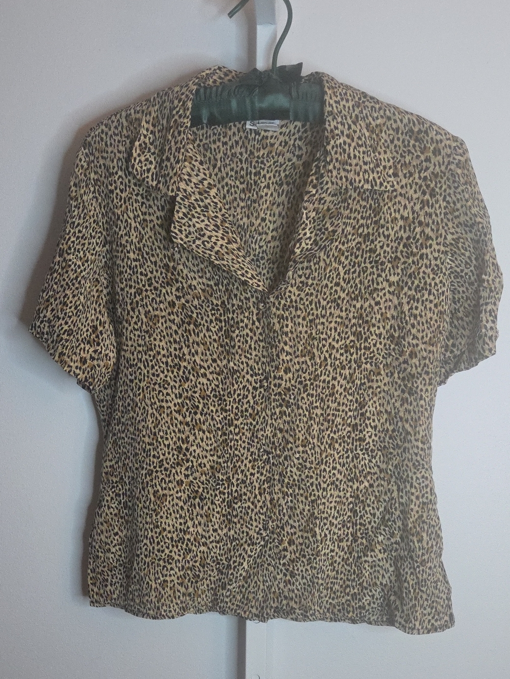 Vintage Allison Taylor 100% Silk Leopard Print Shirt Top Size Small Short Sleeve